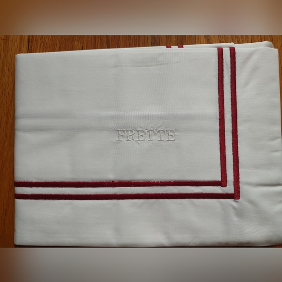 Frette Other - Frette Hotel Bianco C Bourdon 2 King Shams Embroidered White Red Sham Bordeaux